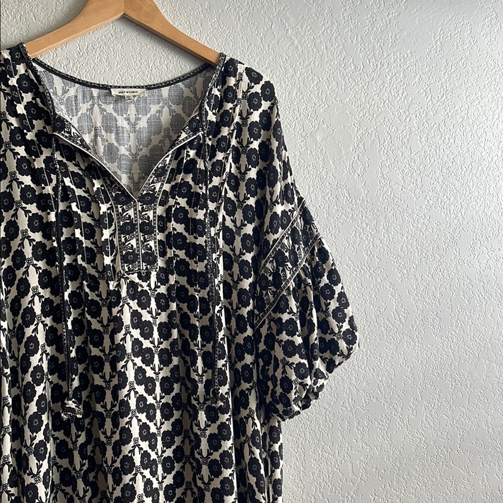 Max Studio Black and White Floral Midi Dress